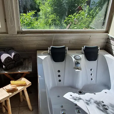 Tiroler Auszeit & Whirlpool Хёфен