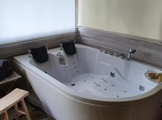 Apartment Tiroler Auszeit & Whirlpool Hofen