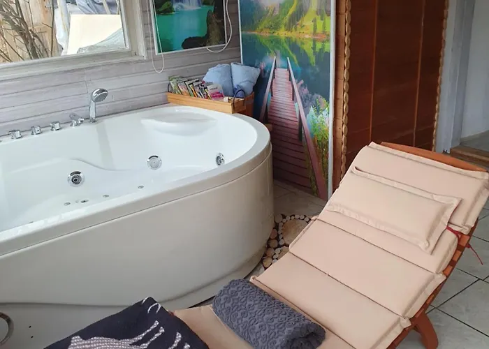 Apartment Tiroler Auszeit & Whirlpool Hofen